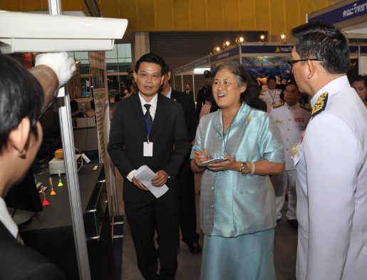 HRH Princess Maha Chakri Sirindhorn visits AIT exhibit at the “National Science & Technology Fair 2012”