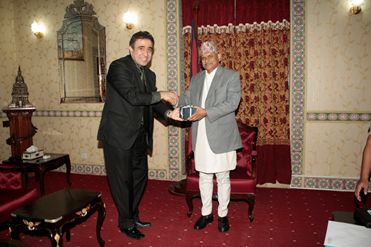 President meets with Nepal President and PM