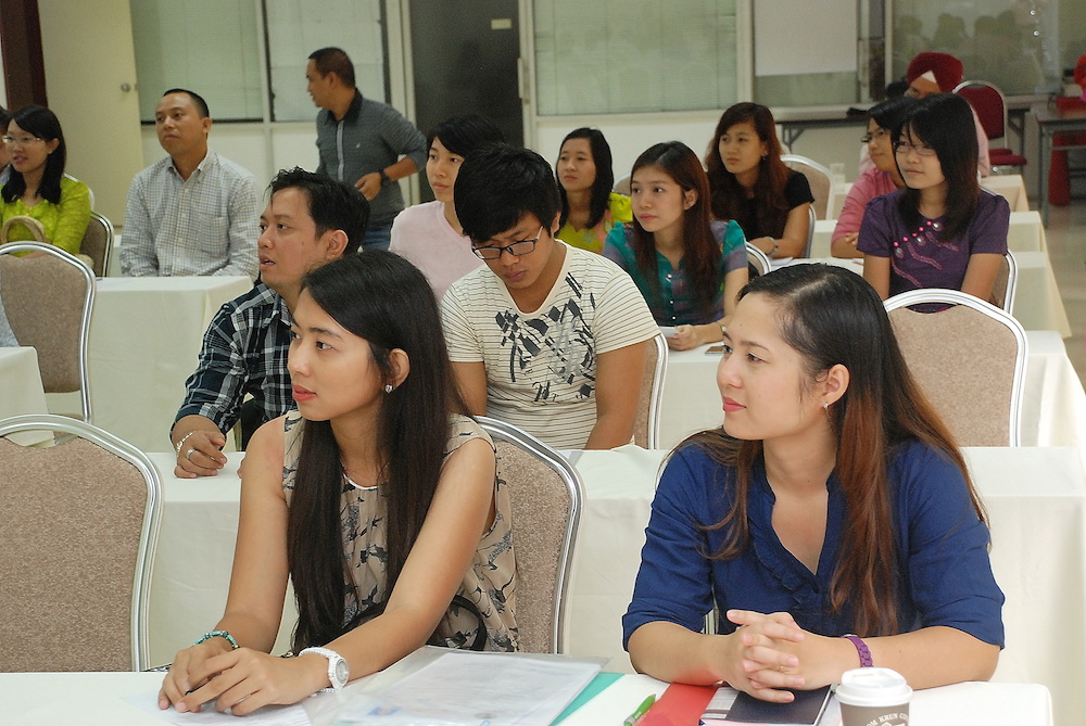 Third batch of 32 Myanmar scholars arrive at AIT