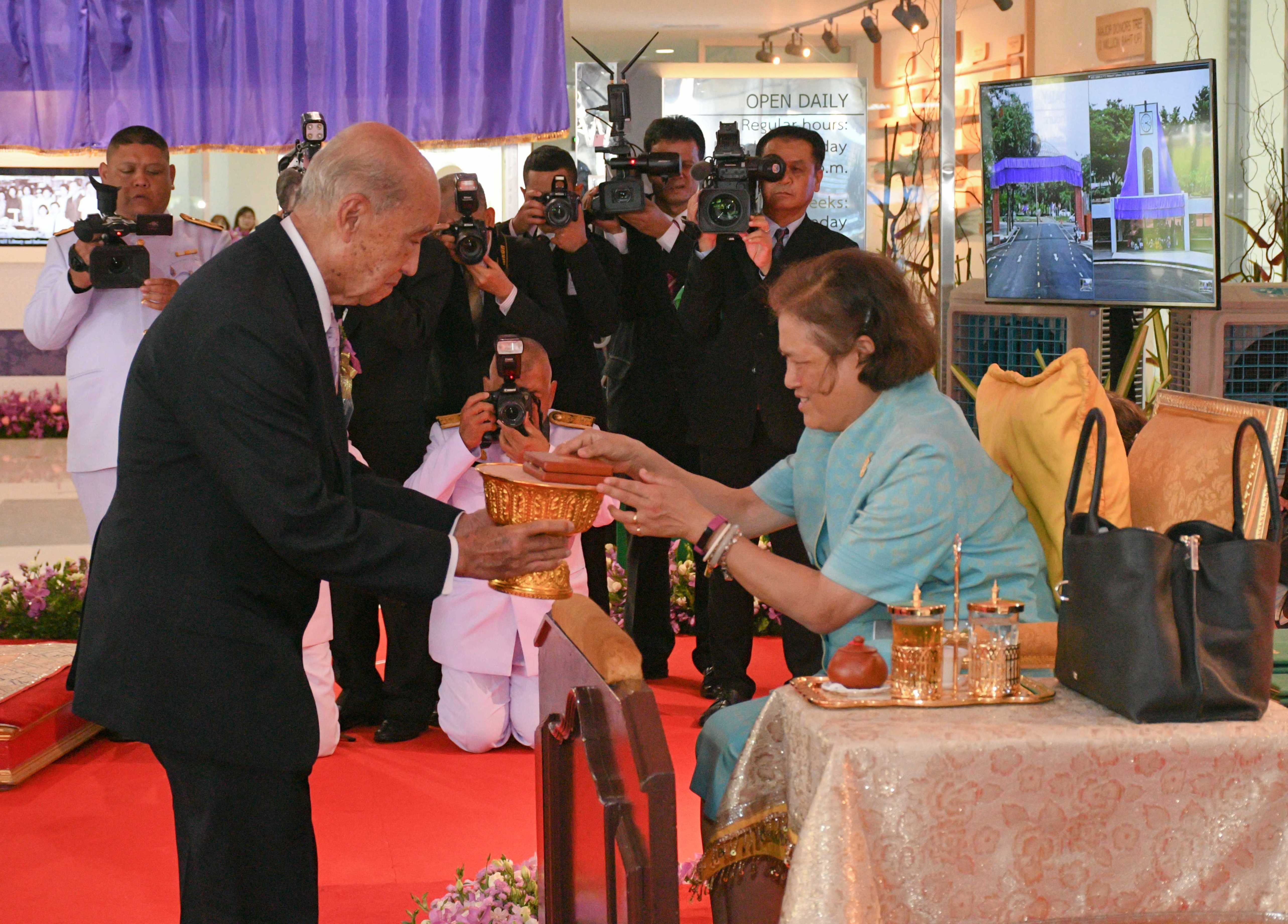 28 Donors Honored at Gathering Studded with Diplomats and Dignitaries