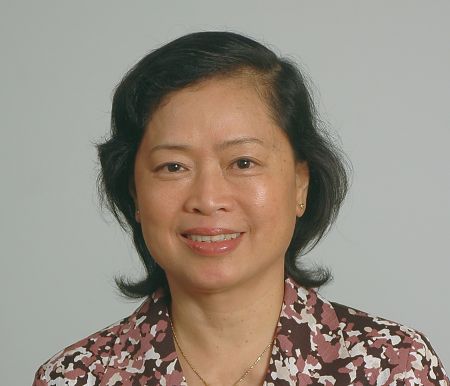 Professor Nguyen Thi Kim Oanh bestowed with the title of Professor Emeritus
